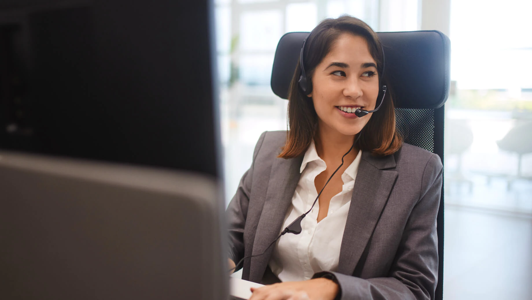 Female MaoXing rep on headset